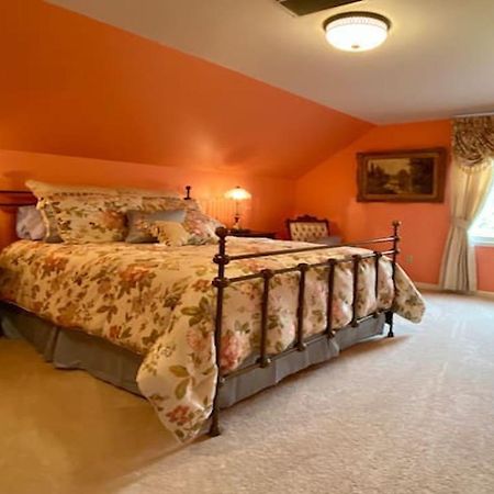 Breese Inn Bagian luar foto