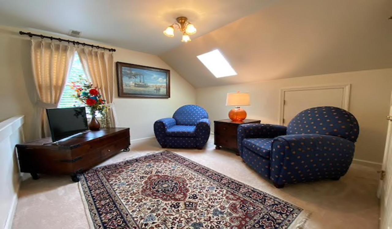 Breese Inn Bagian luar foto